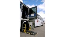 Autobus de luxe - 48 passagers + 2 fauteuils roulants, lift - Miniature